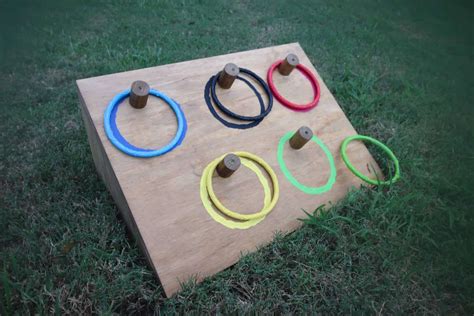 Ring toss .
